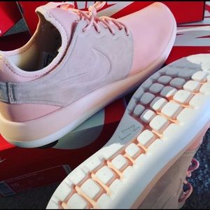 Nike Roshe Two Casual BR: Arctic Orange, New never worn
